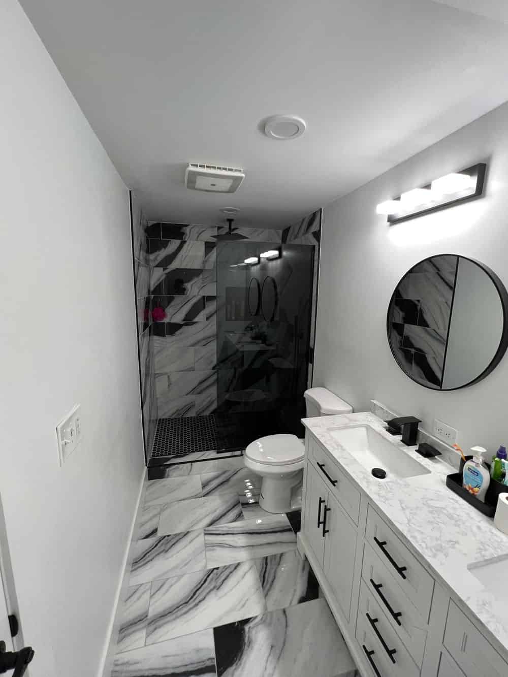 Bathroom Remodeling image